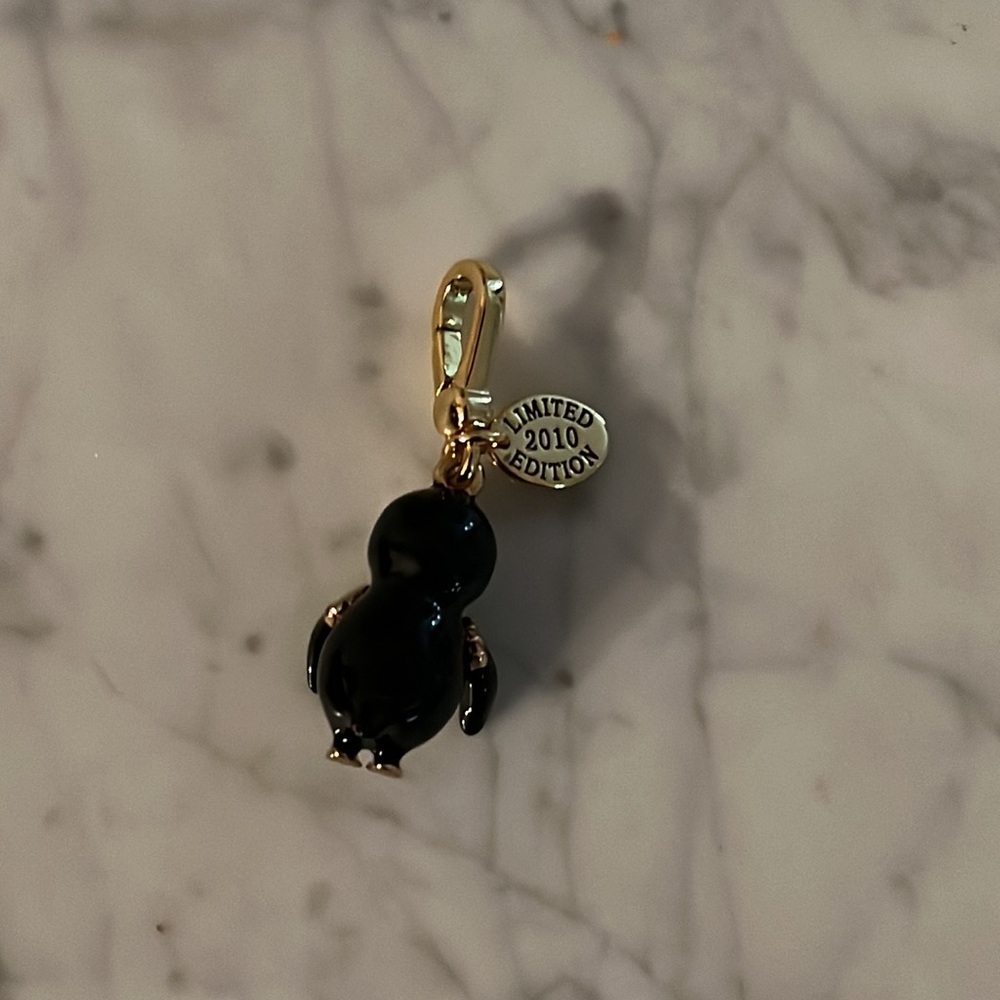 Faux Juicy Couture style penguin charming - Picture 3 of 5